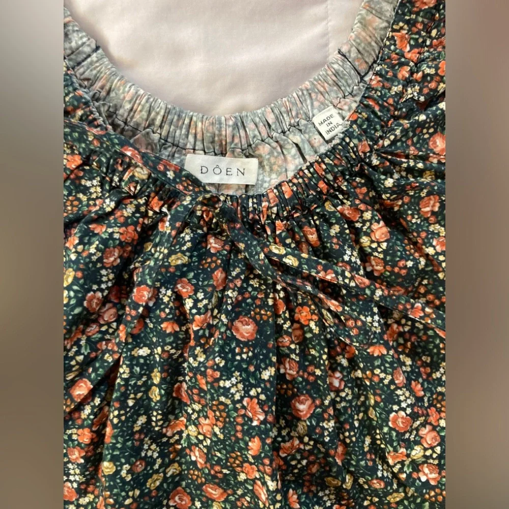 Doen Black Floral Puff-Sleeve Blouse